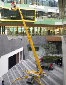 南山高空作業車、升降機與腳手架租賃 深圳本地服務與貨梯制造全解析