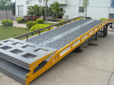 DQCY移動(dòng)式登車(chē)橋價(jià)格貴不貴？全面解析成本與價(jià)值